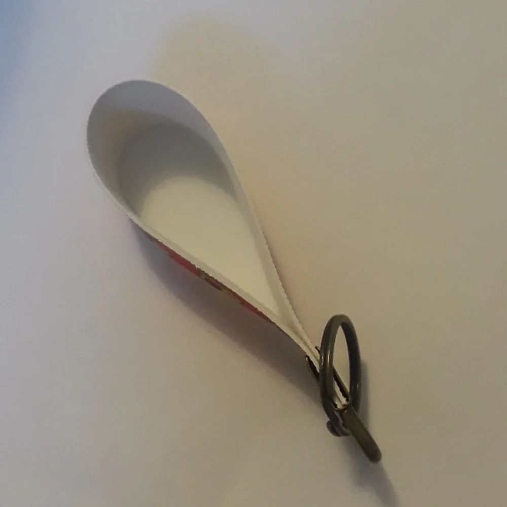 Avocado pattern keychain